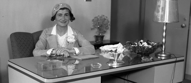 Approfondimenti astrologici sull'influenza del Leone nella vita di Coco Chanel